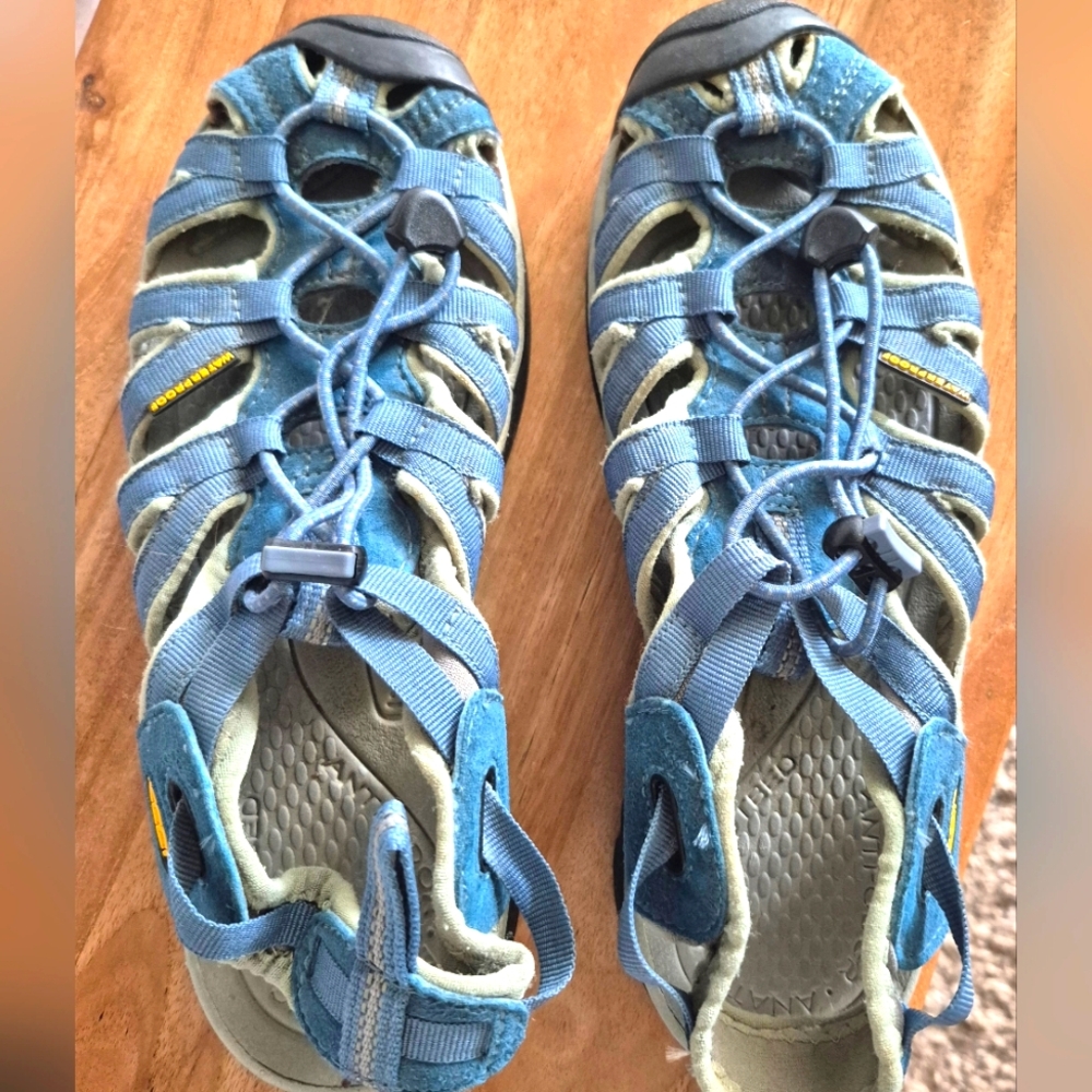 Woman's KEEN "Whisper" Camp/Hiking Sandal